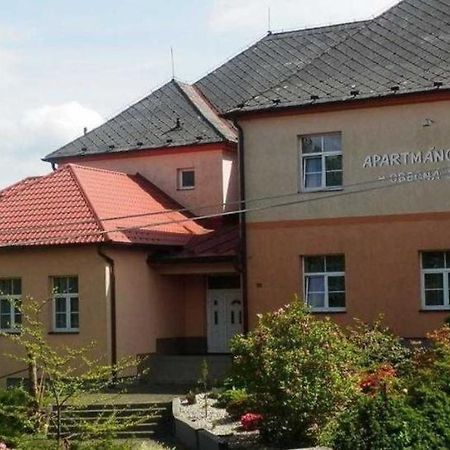 Apartmanovy Dum Obecna Skola Svetlik Exterior foto